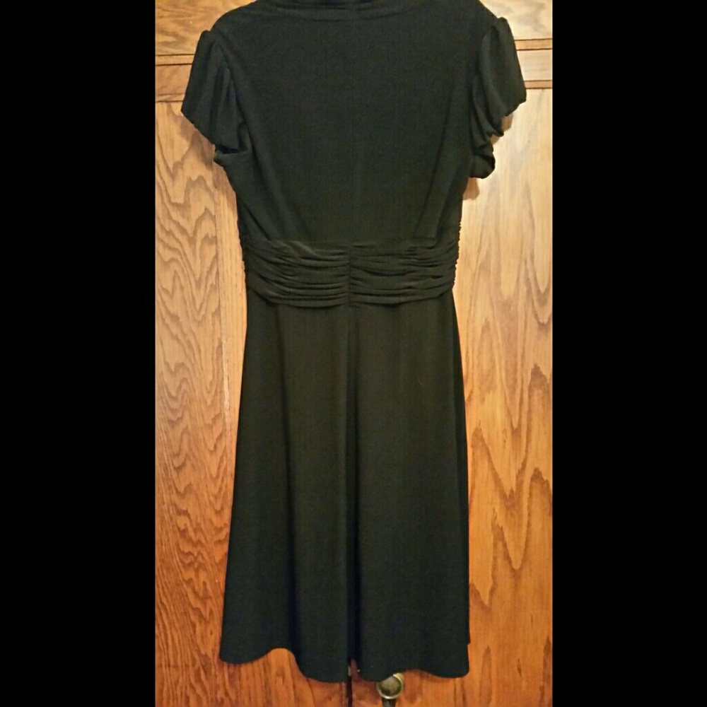Perfect LBD - Picture 5 of 5